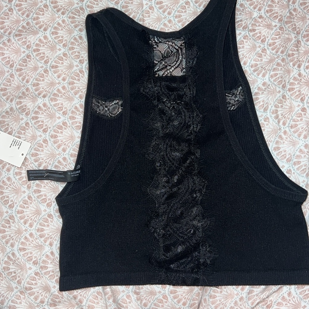 NWT UO Black Lace Seamless Stretchy Racerback Crop Top - Picture 2 of 3